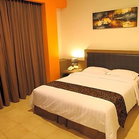Grand Malioboro Yogyakarta Hotel ภายนอก รูปภาพ