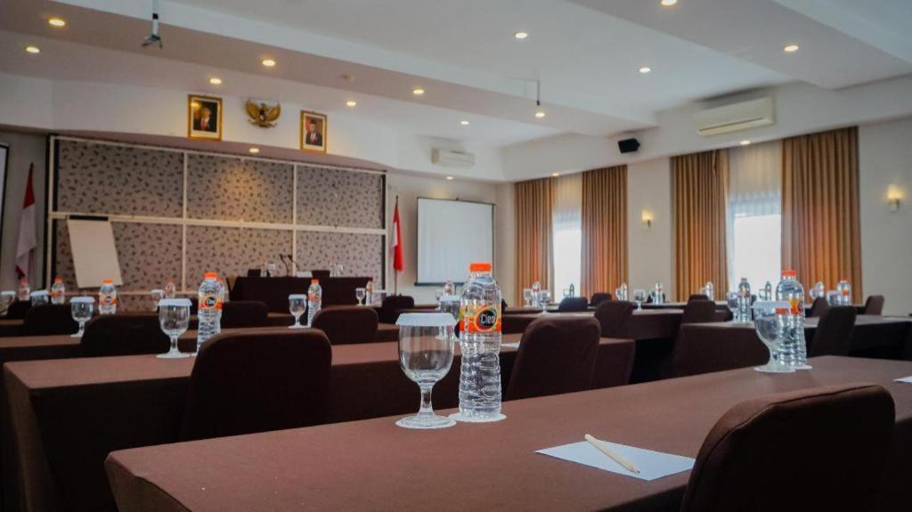 Grand Malioboro Yogyakarta Hotel ภายนอก รูปภาพ