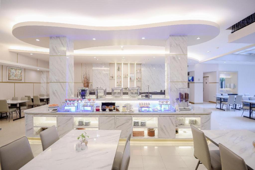 Grand Malioboro Yogyakarta Hotel ภายนอก รูปภาพ