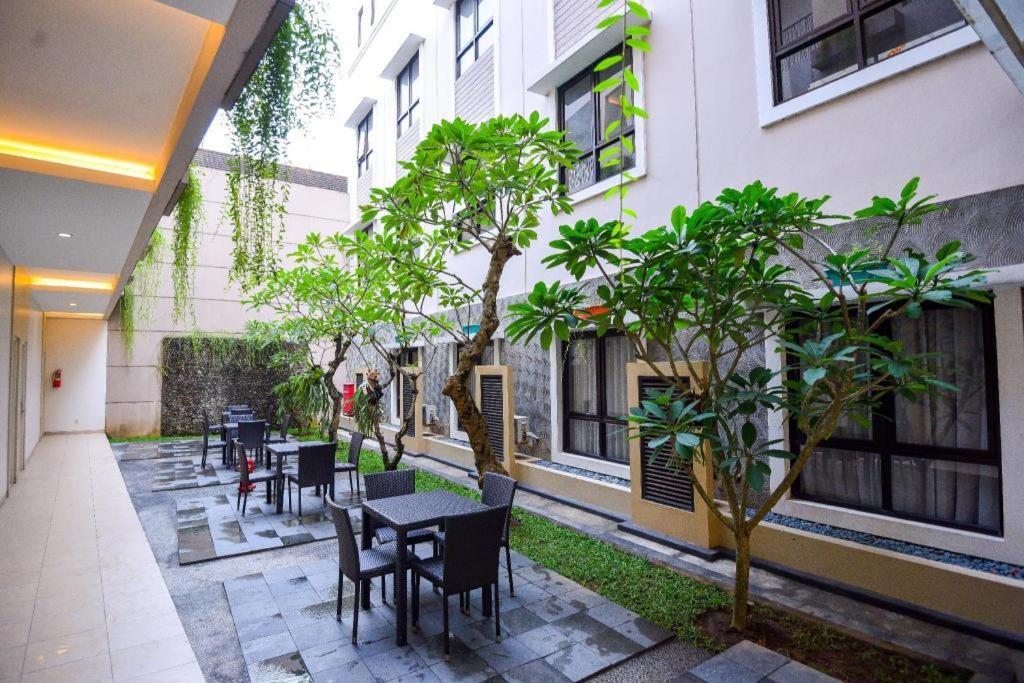 Grand Malioboro Yogyakarta Hotel ภายนอก รูปภาพ