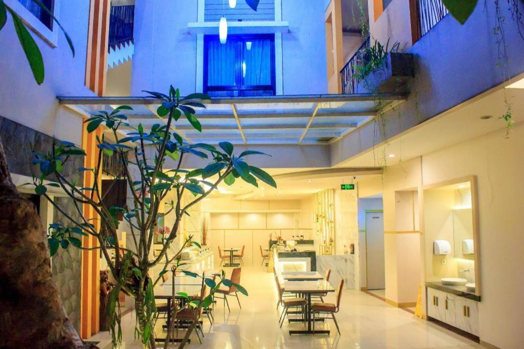 Grand Malioboro Yogyakarta Hotel ภายนอก รูปภาพ