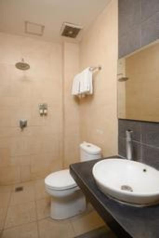 Grand Malioboro Yogyakarta Hotel ภายนอก รูปภาพ
