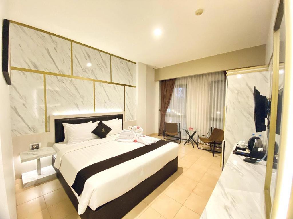 Grand Malioboro Yogyakarta Hotel ภายนอก รูปภาพ