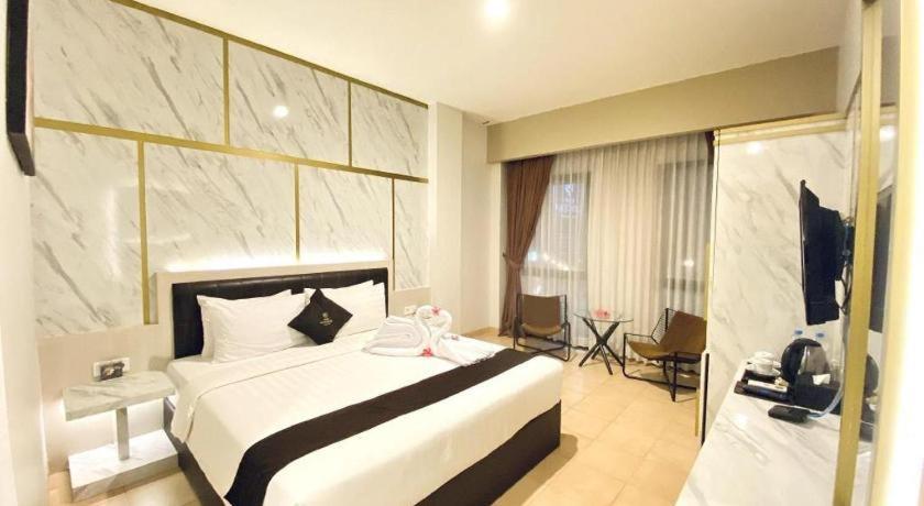 Grand Malioboro Yogyakarta Hotel ภายนอก รูปภาพ