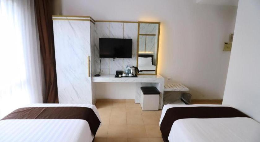 Grand Malioboro Yogyakarta Hotel ภายนอก รูปภาพ