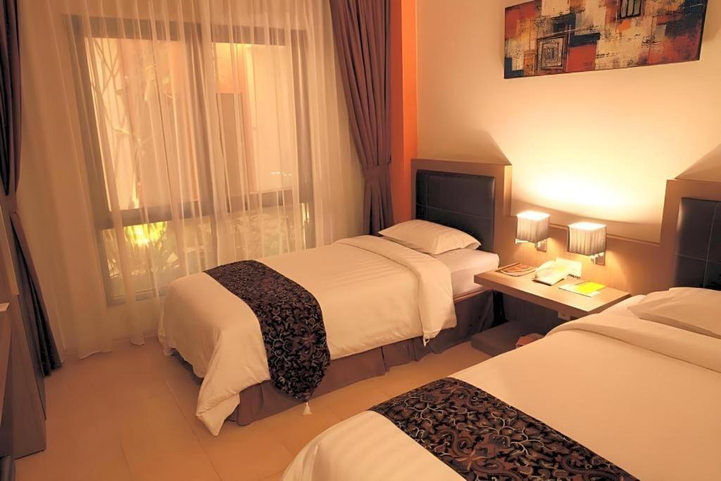 Grand Malioboro Yogyakarta Hotel ภายนอก รูปภาพ