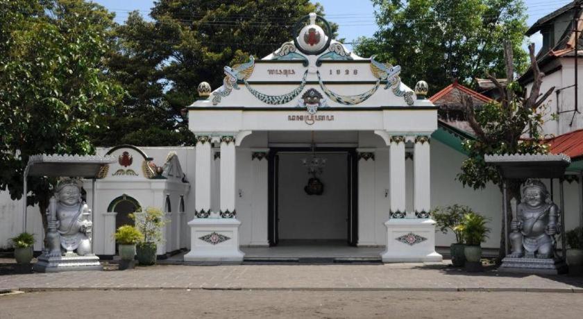 Grand Malioboro Yogyakarta Hotel ภายนอก รูปภาพ